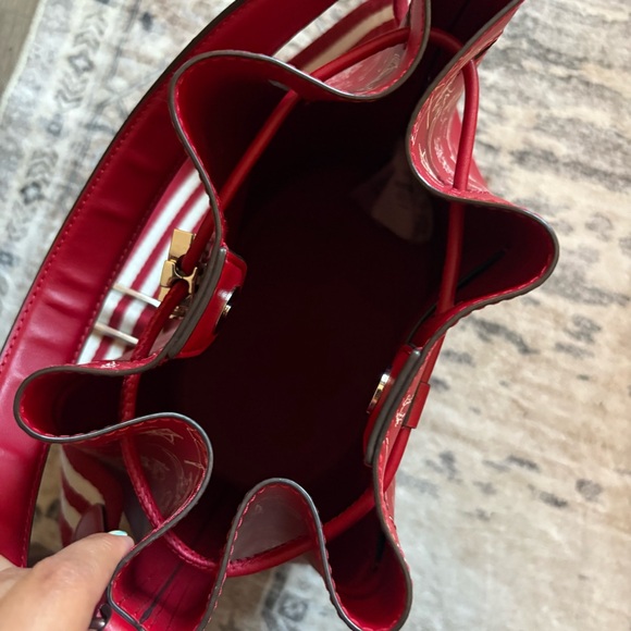 Ralph Lauren Andie drawstring bucket bag red andie 19 sailboats - Picture 3 of 13